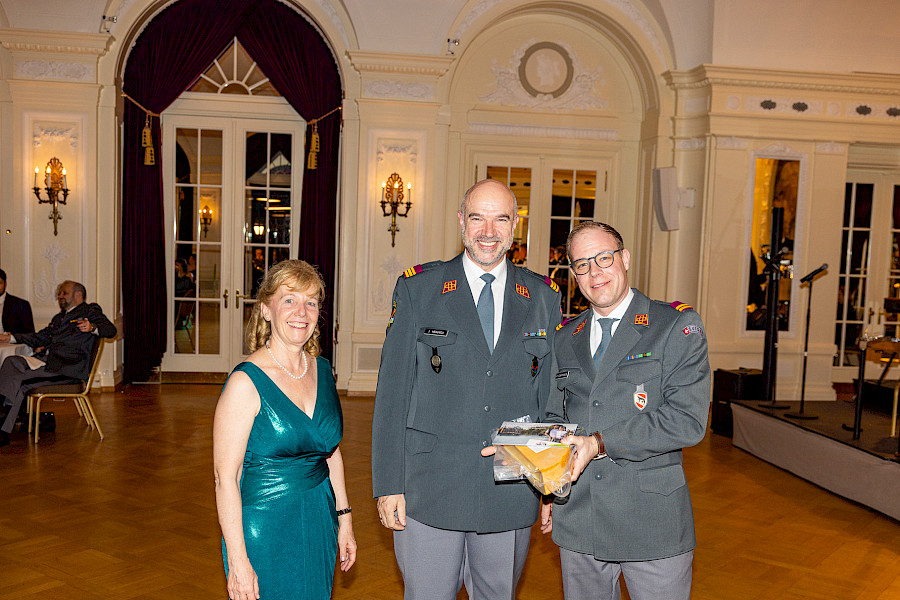 BLS Schifffahrt, 2 Tageskarten + halber Hobelkäse